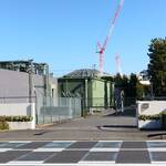 オールデイダイニング カリフォルニア - 骨組みになったスペースマウンテンが見えました。