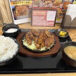 豚屋食堂  小倉南店 - 温玉トンテキ肉1.5倍、ご飯特盛写真