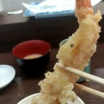 だるまの天ぷら定食 - 巨大海老