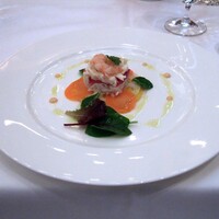 ル・トリアノン - タラバ蟹のセルクル仕立て、薄切り野菜を添えてオリーブオイル風味