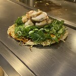 弁兵衛 - 弁兵衛デラックス　頭に帆立、海老、牡蠣と豪華