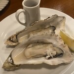 鉄板焼とワイン F.L.a.T - 焼き牡蠣　こちらは広島産