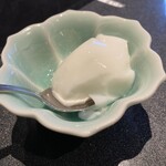 焼肉うし - デザートの杏仁豆腐