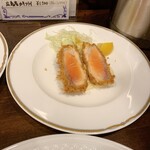 洋食SAEKI - スモークサーモンのフライ