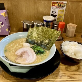 横浜家系ラーメン 剛麺家_1