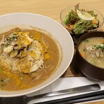 Farm36 - 「きのこの重ね煮 玄米カレー」、1,270円に単品でサラダ200円と豚汁420円を追加