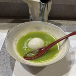 奈良 - ごぼう餅のグリーンピース餡