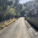 鎌田鳥山 - 長沼公園手前には、六社宮という神社もあり、森もかなり鬱蒼としてくる