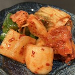 繁 - キムチ盛り合わせ