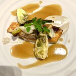 ラ・ファソン 古賀 - ヒラスズキさん♡  ぷっくりタラの芽みたいなのが《つぼみ菜》