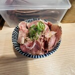 とんぼ庵 - 【今日のめし＝レアチャーシュー丼】