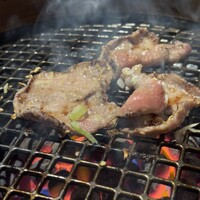 ホルモン焼肉 富や 栄店 - 富や名物　塩タン