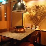 Sumiyaki Hichirin Tei - テーブル席