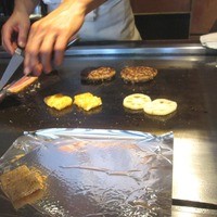 ニュー松坂 布施本店 - 目の前で焼いてくれる鉄板焼きランチ2014/7月訪問