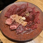 ホルモン焼肉 二九十八 - 切り落とし盛り合わせ