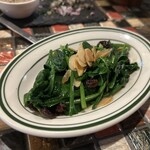 スペインバル ボスケ - カタルーニャ風ほうれん草のソテー
