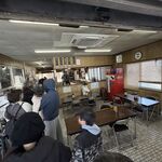 森田屋総本店 - 4人掛けのテーブル席3卓