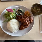 Cozy Cafe & Bar beyond - 