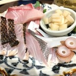 立ち呑み ソメアカ - 刺し盛らず＋ちょい足し