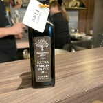 立ち呑み ソメアカ - バカ高いオリーブオイル！