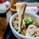 ヨコクラうどん - あい盛りの麺リフト