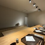 287231823 - 内観