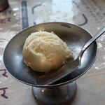 印度屋 - 食後にサービスアイス