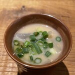 煙 燻製バル トリベーネ - お通しの粕汁