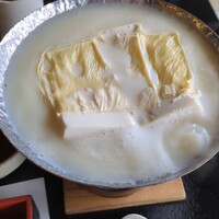 豆屋源蔵 - 豆乳仕立ての湯豆腐