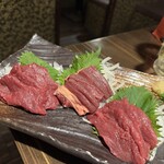 秘伝手羽先唐揚げと地鶏 焼き鳥 和個室 居酒屋 鳥心 横浜駅前店 - 