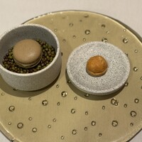 ジュー ドゥ マルシェ - ・フォアグラのマカロン
                ・秋刀魚パテの小さなシュー