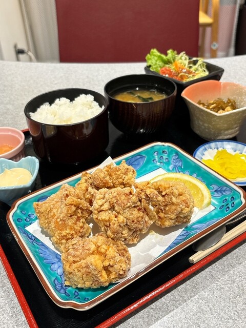 レストラン きらめき &ndash; 三種町の和食と温泉ビューでくつろぐ