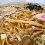 そばの店 ひらま - スープが透き通ってますな