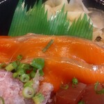 魚丼 - 漬けサーモン