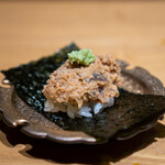 恵比寿 鮨 藤 - 北海道のあん肝のペースト、奈良漬けの海苔巻き