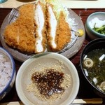 かつ敏 - 胡麻ソースで