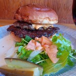 oumesumasshubagasugiya - Burger with 1 Extra Patty and Cheese Topping – Salad
