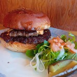 oumesumasshubagasugiya - Burger with 1 Extra Patty and Cheese Topping – Salad