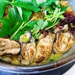 麺屋　たか - 軽く炙った半生の牡蠣がプリプリで超絶美味しかった