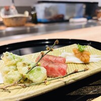 京風鉄板 はせ川 - 先付　つぼみの天ぷら肉寿司白魚ポン酢