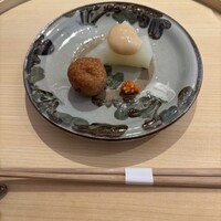 温石 - おでんをイメージした前菜、揚げた真丈、聖護院大根、柚子胡椒