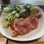 THE STANDARD BAKERS - サラダソーセージ接写1
