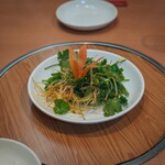 福龍門 - パクチー、飾り切りの人参も美味しかった