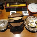 카키고야 카키쿠케코 - 굴 솥밥