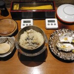 카키고야 카키쿠케코 - 굴 솥밥