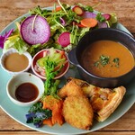 葉っぱのきもち森のカフェ - one plate（きのことベーコンのキッシュ）