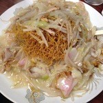 來來來 - 皿うどん（細麺）:長崎らしいほのかに甘い無化調の餡。野菜の甘みとスープのウマさが溶け込んでいます