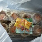 嬉しい餃子商店　 - 【2025.2.24(月)】購入した大粒海老シューマイ（8個）1,280円＋嬉しいチャーハン（ミニ）450円