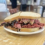KATZ'S DELICATESSEN - 