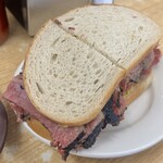 KATZ'S DELICATESSEN - 